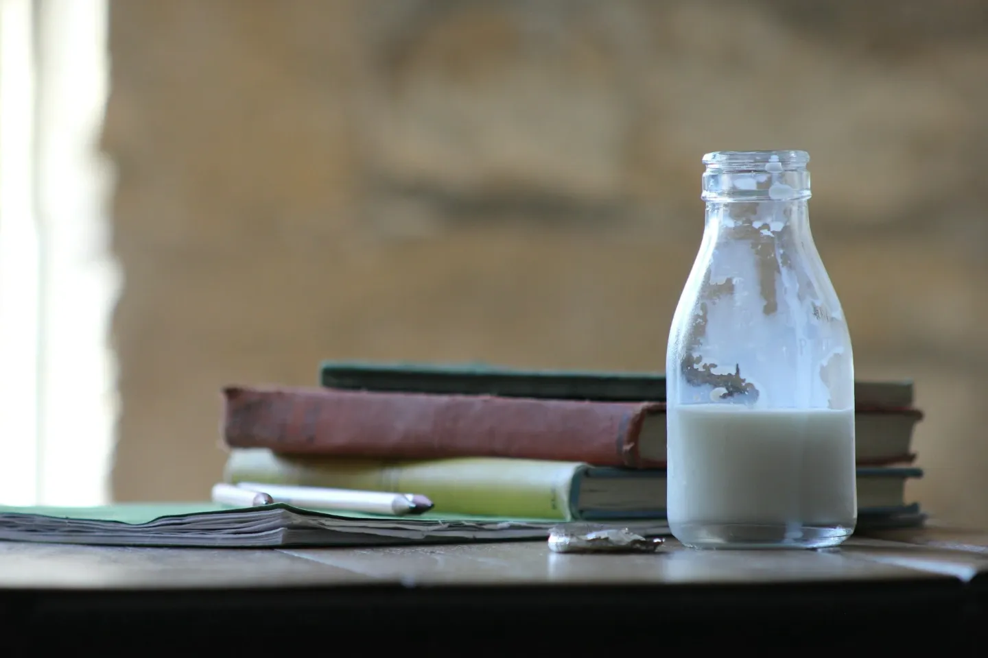 100ml Milk Glass Bottle